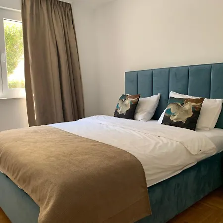 Dutch Tulip * Medulin